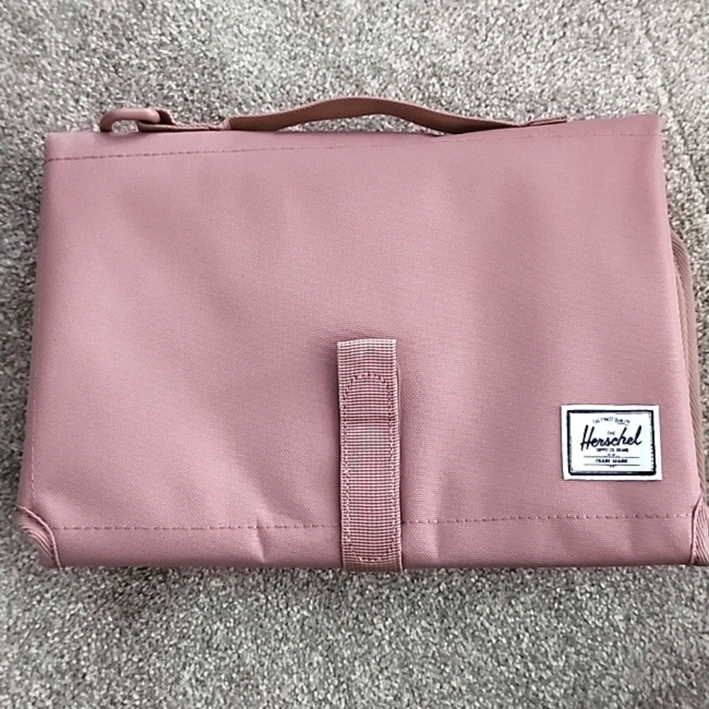 NWOT HERSCHEL SUPPLY CO CHANGING PAD